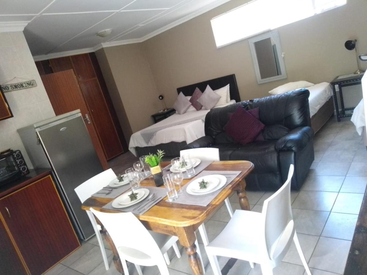 Aandrus Guesthouse Bloemfontein Exterior foto